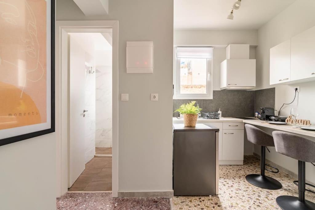 Stylish And Central Apt Near Acropolis - Avdi Square Atenas Exterior foto