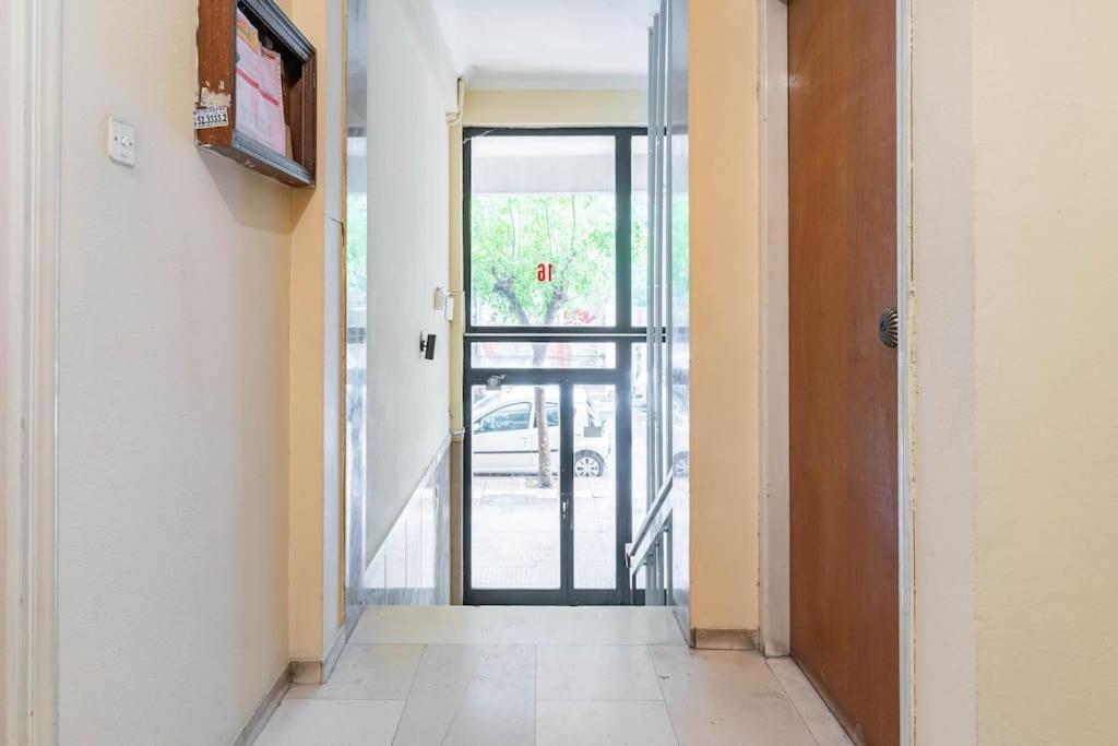Stylish And Central Apt Near Acropolis - Avdi Square Atenas Exterior foto