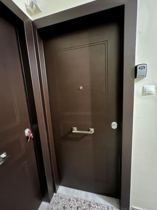 Stylish And Central Apt Near Acropolis - Avdi Square Atenas Exterior foto